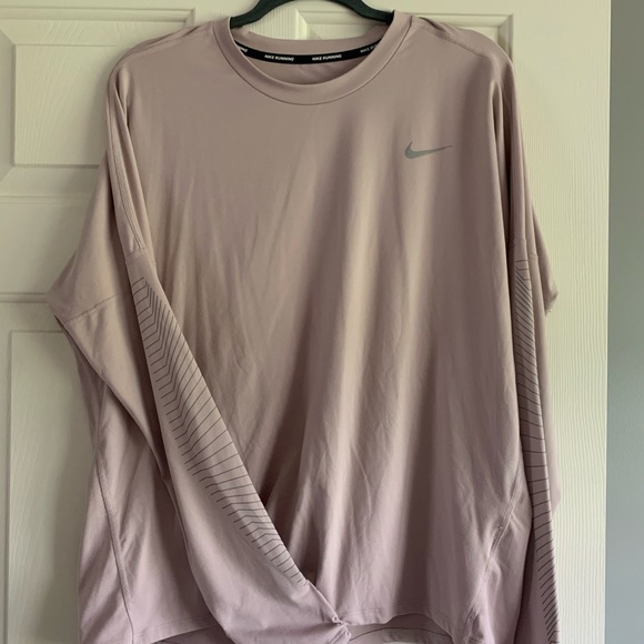 Nike Tops - Nike running long sleeve